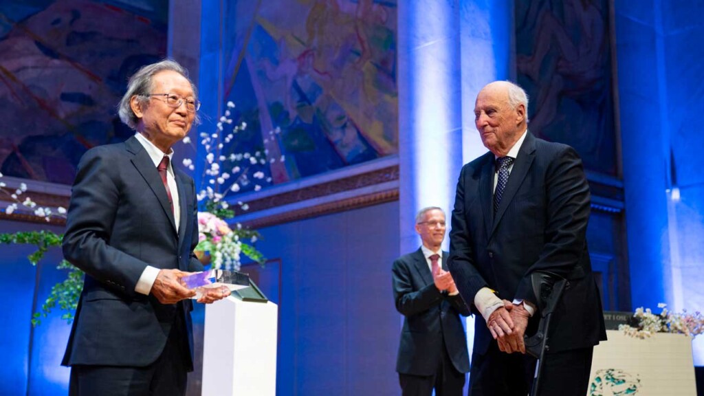 Le roi Harald V remet le prix Abel à Masaki Kashiwara Le roi Harald V remet le prix Abel à Masaki Kashiwara