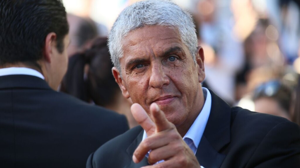 Vingt-sept ans plus tard, il retrouve son taxi Vingt-sept ans plus tard, il retrouve son taxi