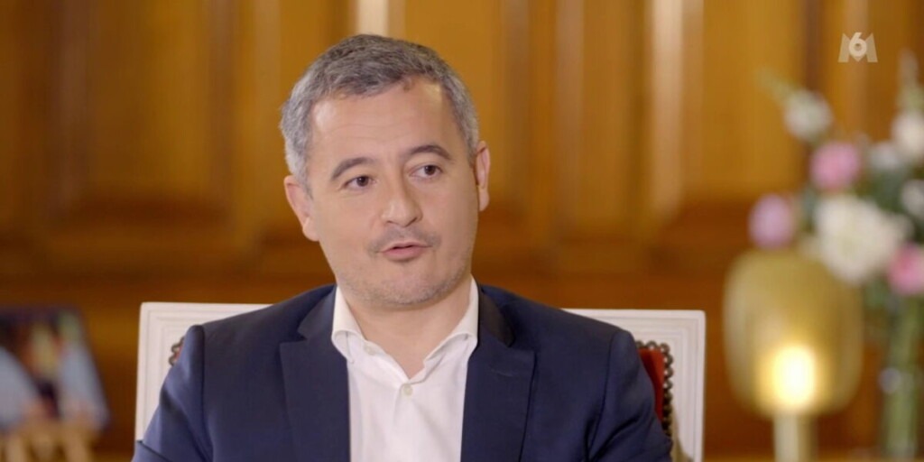 Gérald Darmanin se trouve dans une position délicate en parlant de sa mère et de ses sous-vêtements Gérald Darmanin se trouve dans une position délicate en parlant de sa mère et de ses sous-vêtements