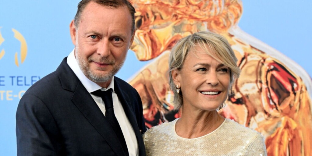 Robin Wright, connue pour House of Cards, officialise sa relation avec Henri Smith Robin Wright, connue pour House of Cards, officialise sa relation avec Henri Smith