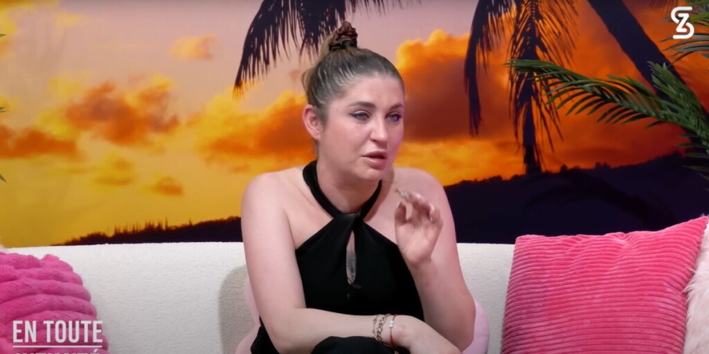 Amandine Pellissard fond en larmes devant le harcèlement quotidien subi par elle et ses enfants Amandine Pellissard fond en larmes devant le harcèlement quotidien subi par elle et ses enfants
