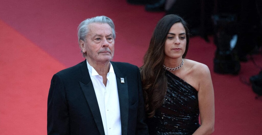 L’héritage d’Alain Delon : Anouchka, Alain-Fabien et Anthony toucheront moins de 300 millions d’euros L’héritage d’Alain Delon : Anouchka, Alain-Fabien et Anthony toucheront moins de 300 millions d’euros