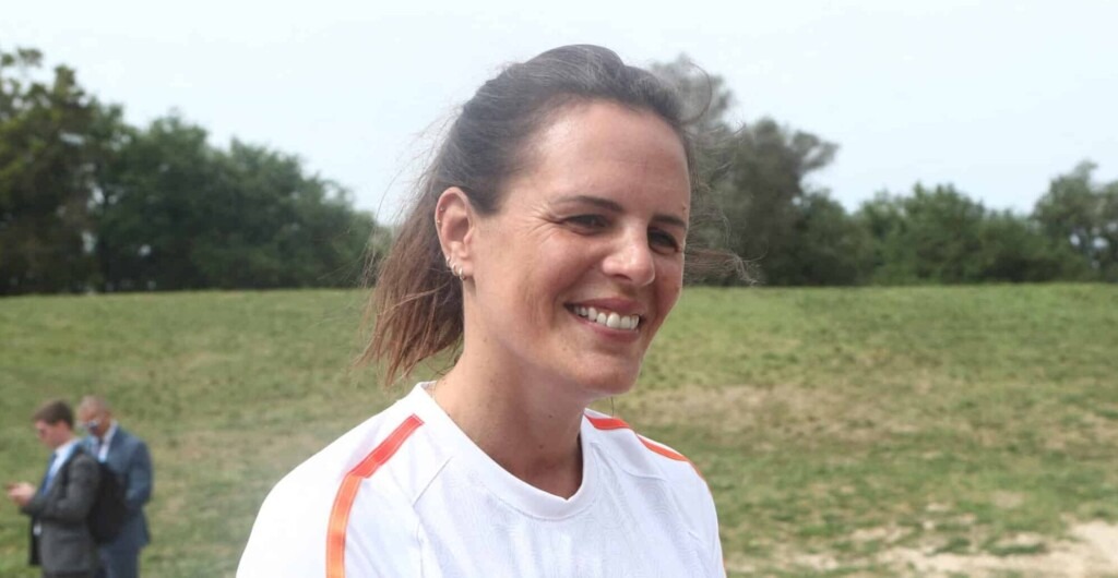 Philippe Lucas et Laure Manaudou en conflit ? La nageuse exprime une émotion intense Philippe Lucas et Laure Manaudou en conflit ? La nageuse exprime une émotion intense