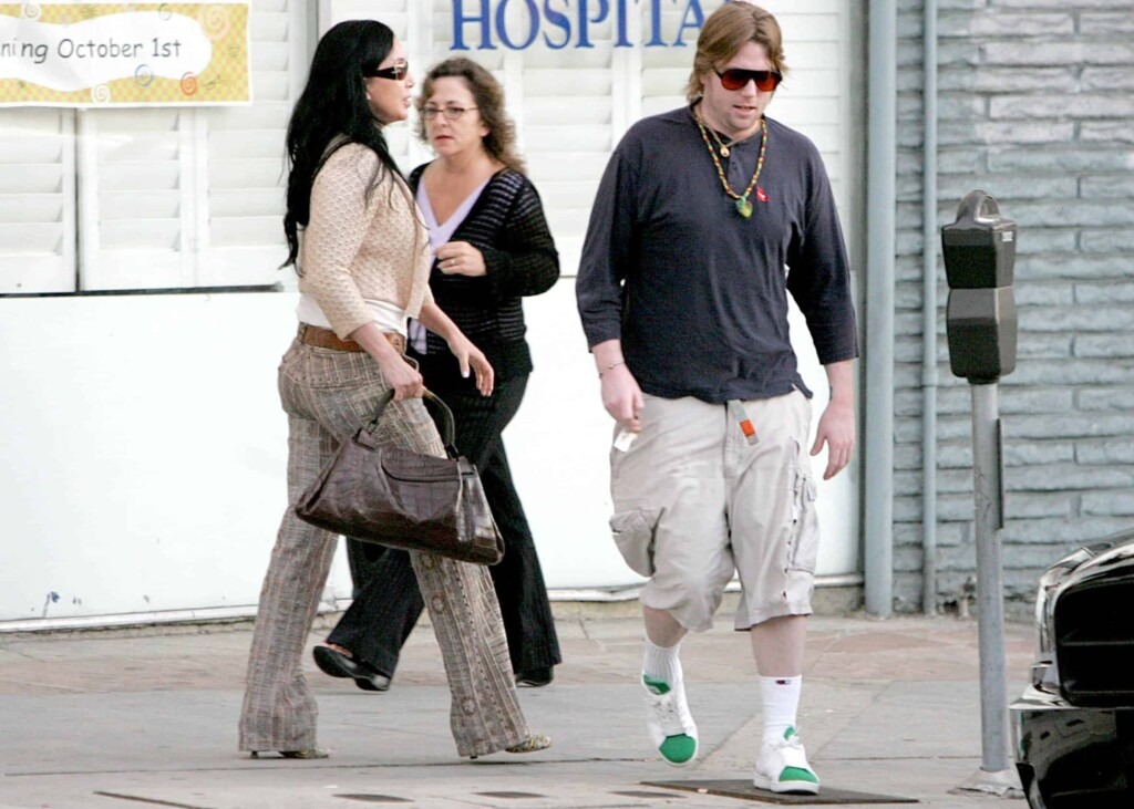Le fils de Cher, Elijah Blue Allman, a été hospitalisé d’urgence après une overdose Le fils de Cher, Elijah Blue Allman, a été hospitalisé d’urgence après une overdose