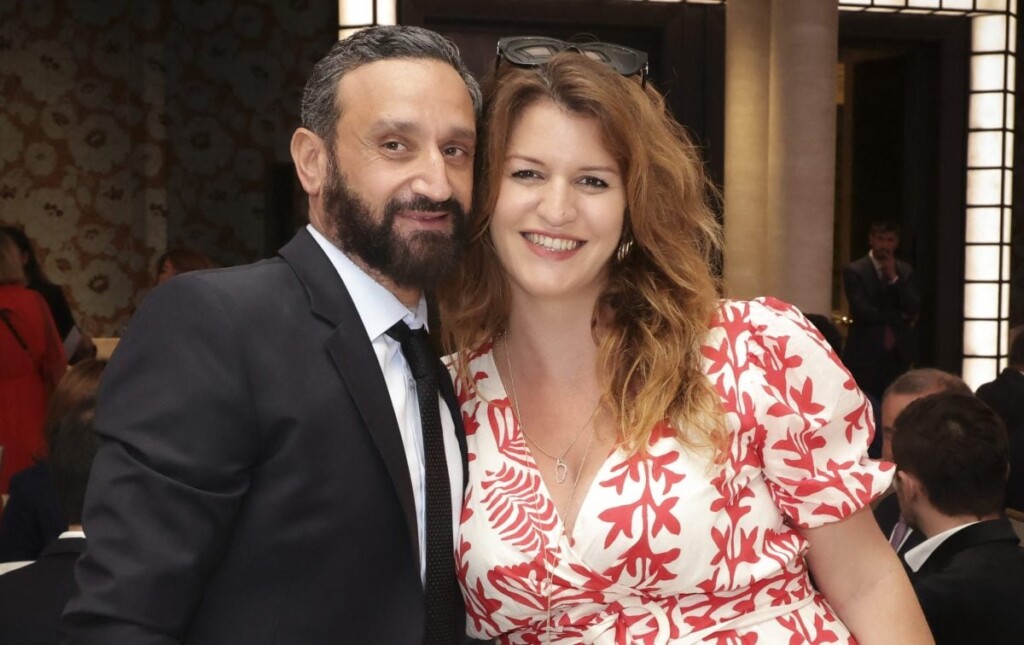 Marlène Schiappa, enceinte, dévoile son ventre arrondi aux côtés de Cyril et Esther Hanouna (photos) Marlène Schiappa, enceinte, dévoile son ventre arrondi aux côtés de Cyril et Esther Hanouna (photos)