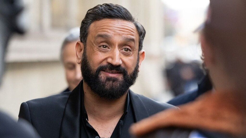 Cyril Hanouna réagit avec étonnement à N’oubliez pas les paroles, créant un clash imprévu Cyril Hanouna réagit avec étonnement à N’oubliez pas les paroles, créant un clash imprévu