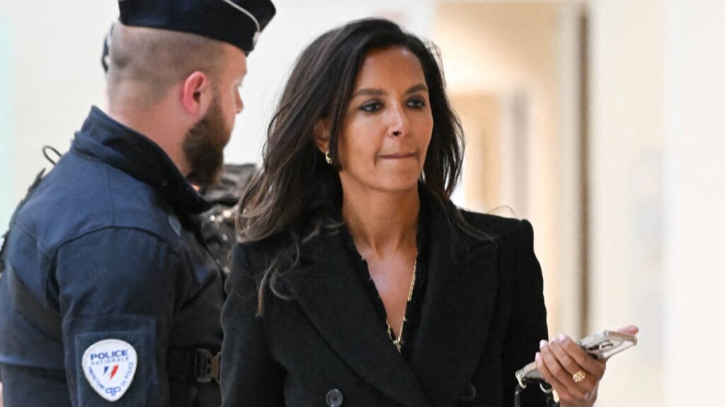 Alya, fille de Karine Le Marchand d’origine juive, aborde un sujet sensible et suscite des réactions Alya, fille de Karine Le Marchand d’origine juive, aborde un sujet sensible et suscite des réactions