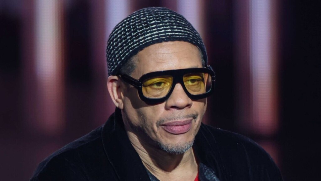 JoeyStarr évoque sa relation complexe et les émotions qu’elle a éveillées en lui JoeyStarr évoque sa relation complexe et les émotions qu’elle a éveillées en lui