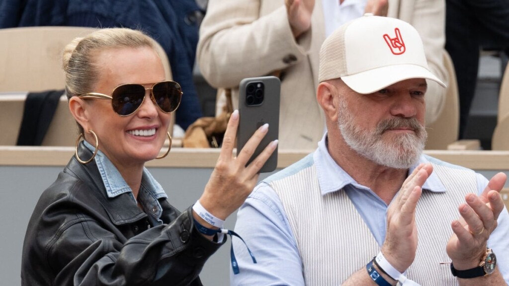 Laeticia Hallyday passe des instants complices et amusants avec Philippe Etchebest Laeticia Hallyday passe des instants complices et amusants avec Philippe Etchebest