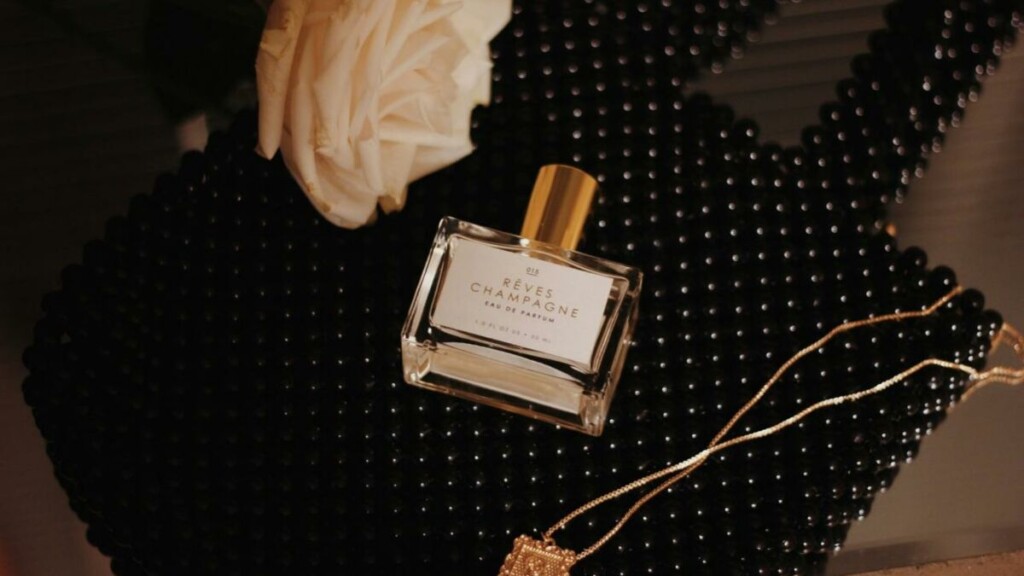Ce parfum oriental captivant charmera toutes les personnes que vous rencontrerez Ce parfum oriental captivant charmera toutes les personnes que vous rencontrerez