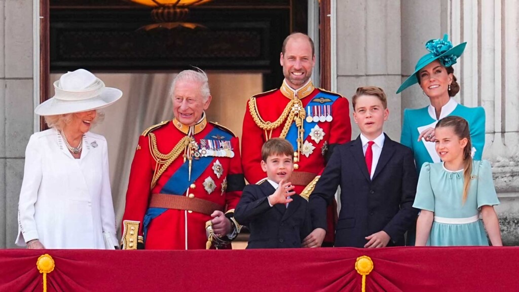 La famille royale britannique se réunit avec Charles III sur le balcon pour son anniversaire La famille royale britannique se réunit avec Charles III sur le balcon pour son anniversaire