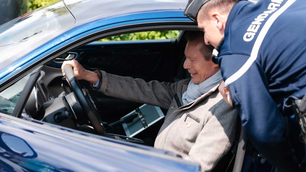 Le grand-duc Henri découvre les divers métiers de la Police grand-ducale Le grand-duc Henri découvre les divers métiers de la Police grand-ducale