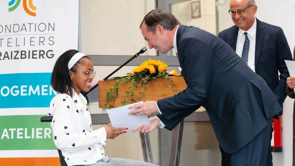 Guillaume de Luxembourg décerne des diplômes aux personnes handicapées ayant terminé leur formation Guillaume de Luxembourg décerne des diplômes aux personnes handicapées ayant terminé leur formation