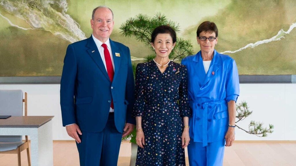 Le Prince Albert II, la Princesse Stéphanie et leurs trois enfants voyagent au Japon Le Prince Albert II, la Princesse Stéphanie et leurs trois enfants voyagent au Japon