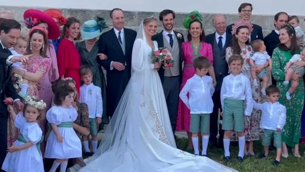 Le roi Philippe et la reine Mathilde ont surpris en assistant au mariage du marquis de Brissac en Tchéquie Le roi Philippe et la reine Mathilde ont surpris en assistant au mariage du marquis de Brissac en Tchéquie