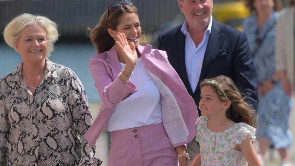 À 7 ans, la princesse Adrienne réalise sa première mission royale en visitant son duché de Blekinge À 7 ans, la princesse Adrienne réalise sa première mission royale en visitant son duché de Blekinge