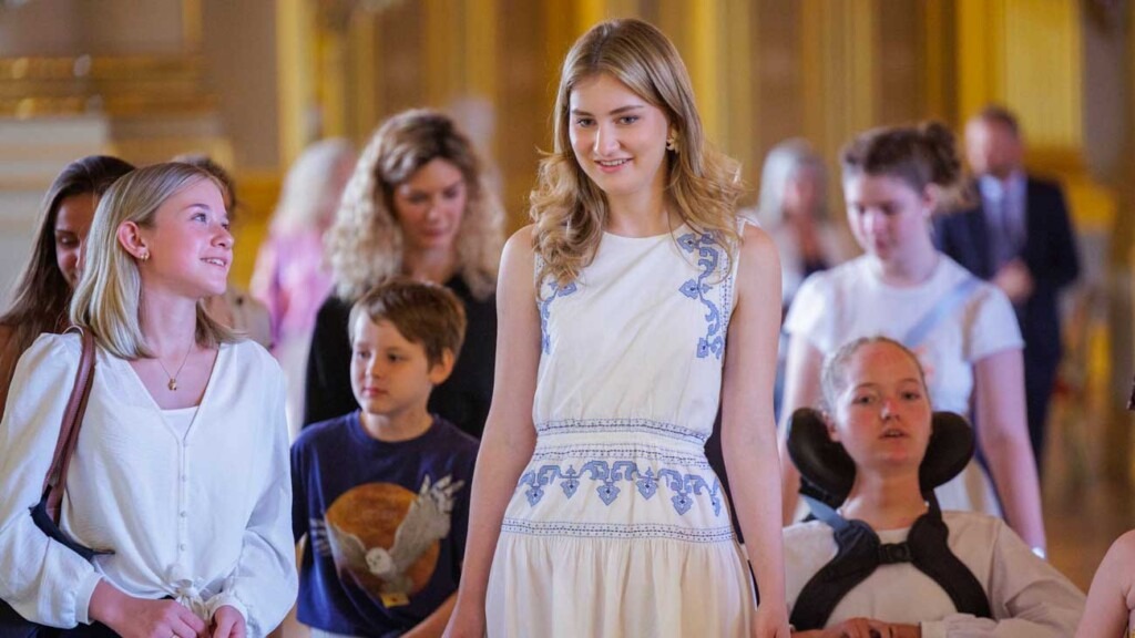 Seule au palais royal, la princesse Élisabeth reçoit des enfants malades pour un moment de partage Seule au palais royal, la princesse Élisabeth reçoit des enfants malades pour un moment de partage