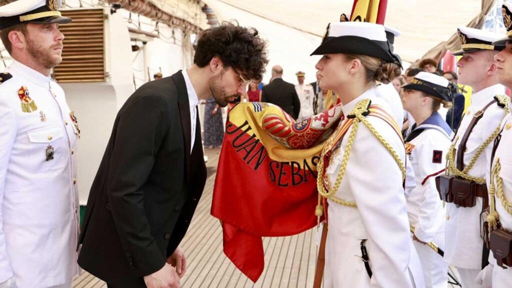 Les habitants de New York d’origine espagnole soutiennent le drapeau présenté par la princesse Leonor Les habitants de New York d’origine espagnole soutiennent le drapeau présenté par la princesse Leonor