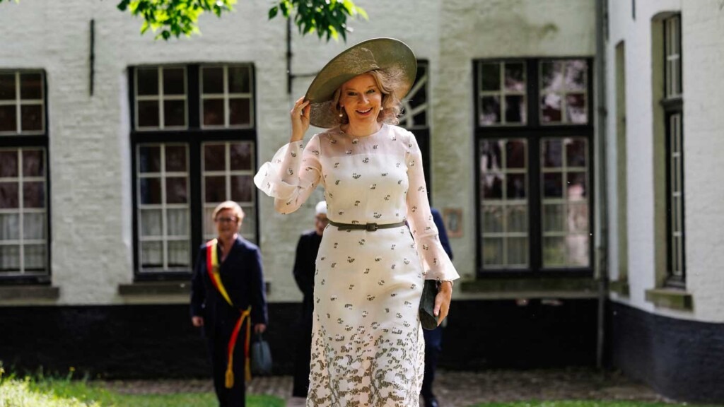 La Reine Mathilde fête les 800 ans du béguinage de Bruges La Reine Mathilde fête les 800 ans du béguinage de Bruges