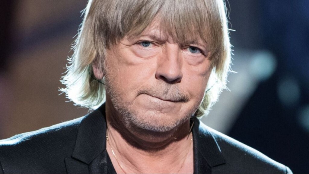 Renaud parle d’un voyage en Russie qui a failli mal tourner : j’avais peur d’être empoisonné Renaud parle d’un voyage en Russie qui a failli mal tourner : j’avais peur d’être empoisonné