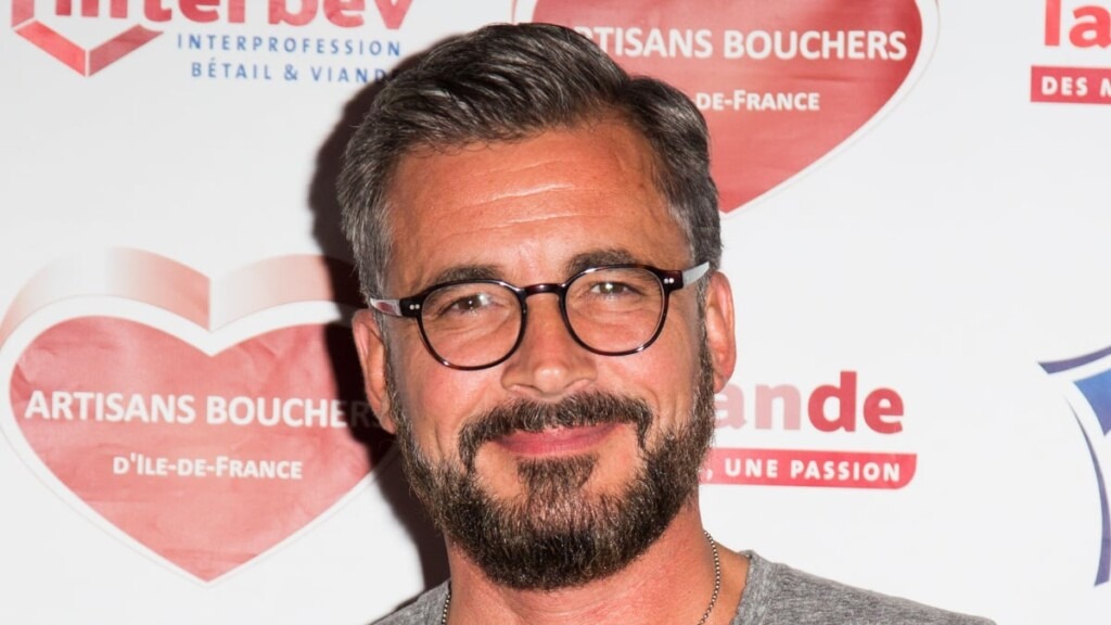 Matthieu Delormeau surpris échangeant des plaisanteries osées avec Olivier Minne Matthieu Delormeau surpris échangeant des plaisanteries osées avec Olivier Minne