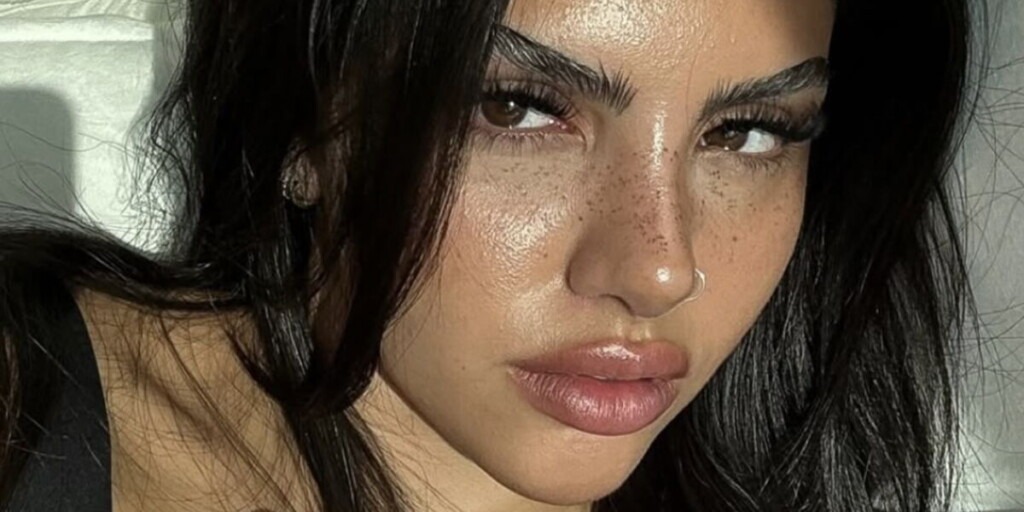 Le maquillage Huda, inspiré par une candidate de Love Island, adopte le style faux naturel tendance Le maquillage Huda, inspiré par une candidate de Love Island, adopte le style faux naturel tendance
