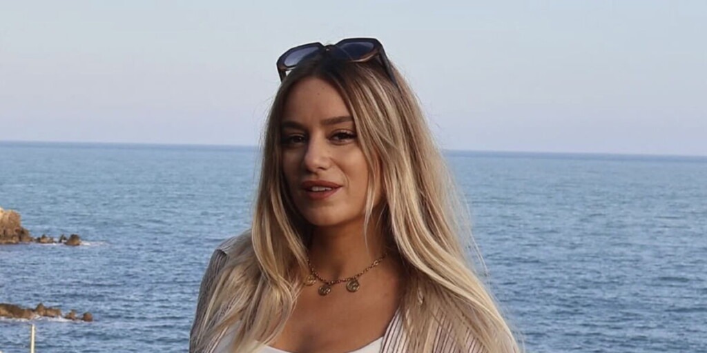 Alicia (MAPR) rend hommage à sa sœur Candice, décédée dans un accident de voiture tragique Alicia (MAPR) rend hommage à sa sœur Candice, décédée dans un accident de voiture tragique
