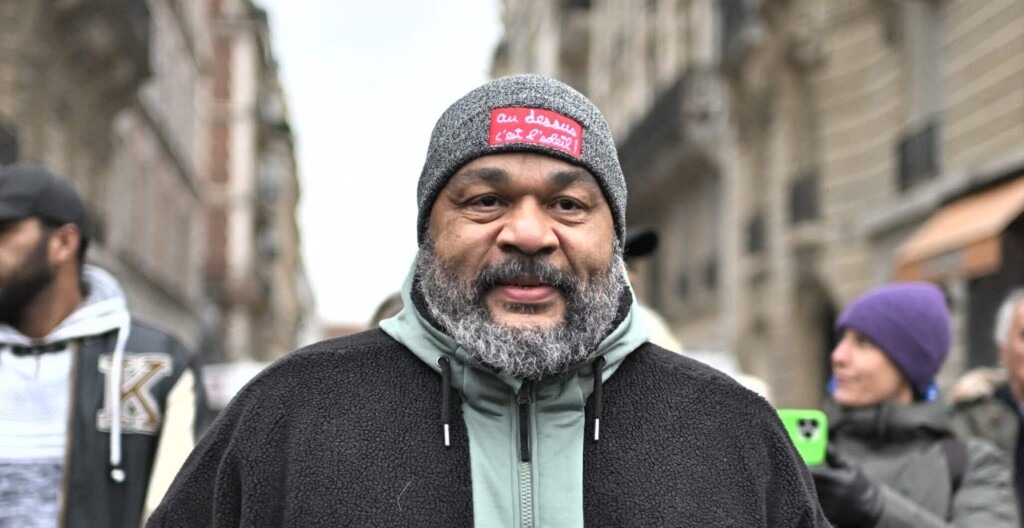 Hier soir, Dieudonné a été interpellé en plein spectacle sur scène Hier soir, Dieudonné a été interpellé en plein spectacle sur scène