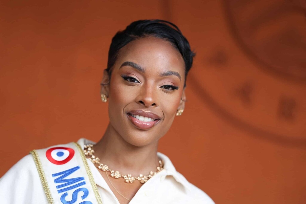 Angélique Angarni-Filopon, bouleversée, répond aux insultes telles que Miss Thon et Elle est moche Angélique Angarni-Filopon, bouleversée, répond aux insultes telles que Miss Thon et Elle est moche