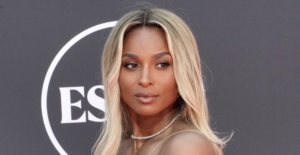 Ciara, devenue citoyenne béninoise, parle couramment le français Ciara, devenue citoyenne béninoise, parle couramment le français