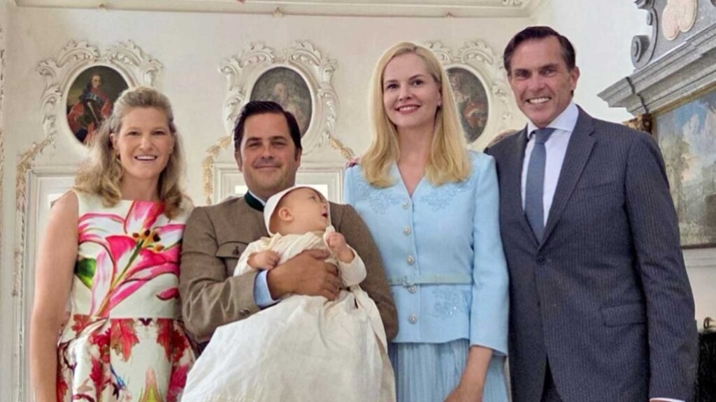 Le baptême du prince Nicolas d’Orléans célébré au château de Schönach Le baptême du prince Nicolas d’Orléans célébré au château de Schönach