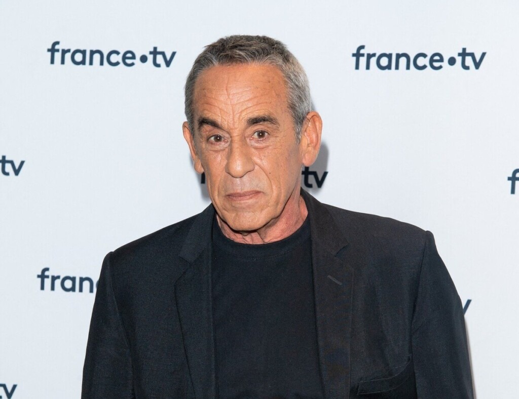 Les funérailles de Thierry Ardisson ont dévoilé un détail notable sur son cercueil Les funérailles de Thierry Ardisson ont dévoilé un détail notable sur son cercueil