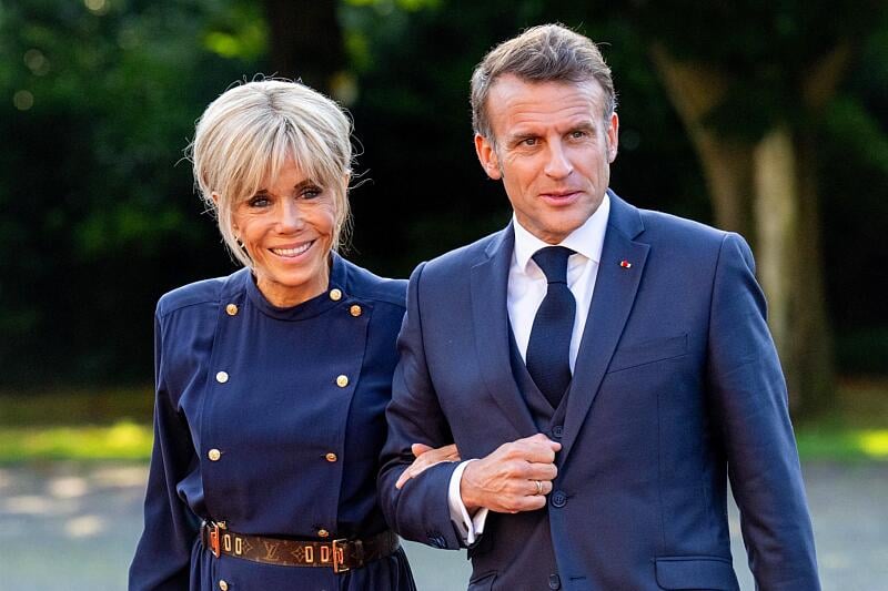 Brigitte Macron : des tenues classiques, vives ou audacieuses marquent le 14-Juillet Brigitte Macron : des tenues classiques, vives ou audacieuses marquent le 14-Juillet