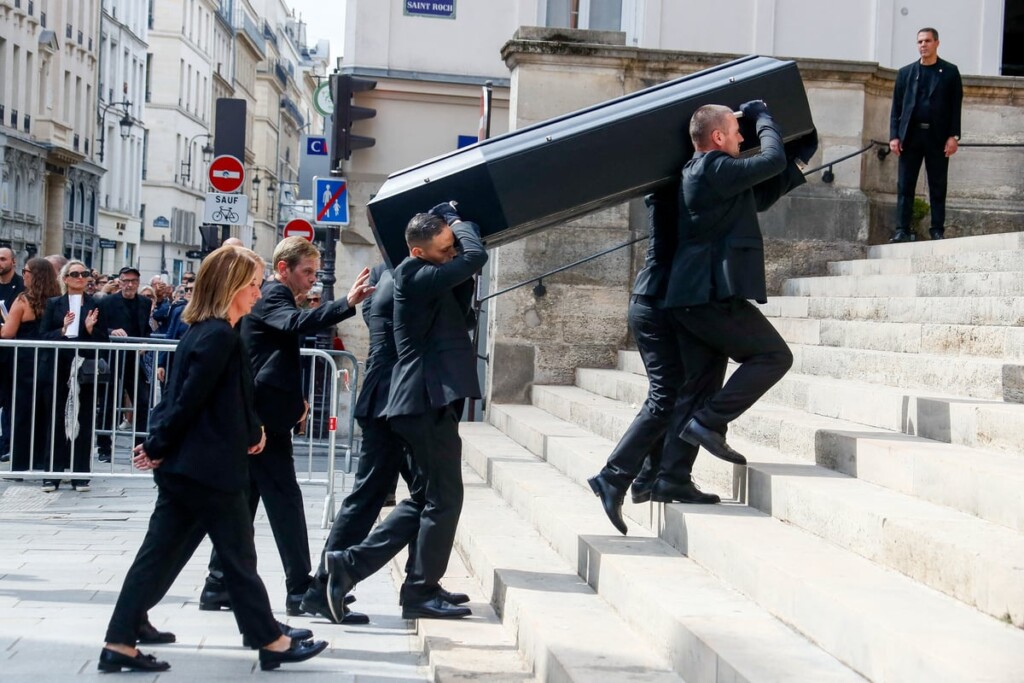 Thierry Ardisson a été enterré par sa famille sans caméras ni célébrités, loin de Paris Thierry Ardisson a été enterré par sa famille sans caméras ni célébrités, loin de Paris