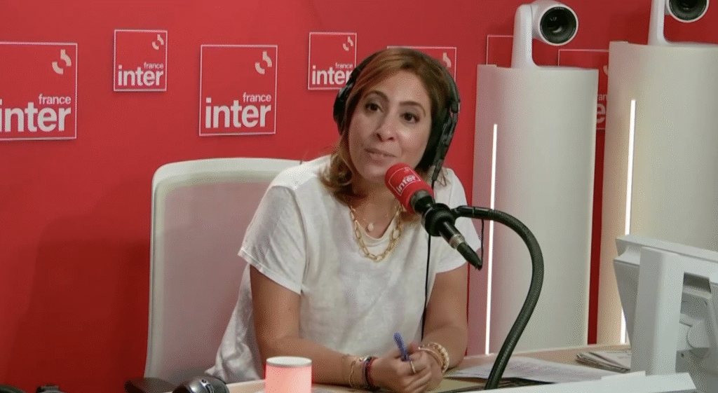 Léa Salamé fait une erreur en direct, mais se rattrape vite Léa Salamé fait une erreur en direct, mais se rattrape vite
