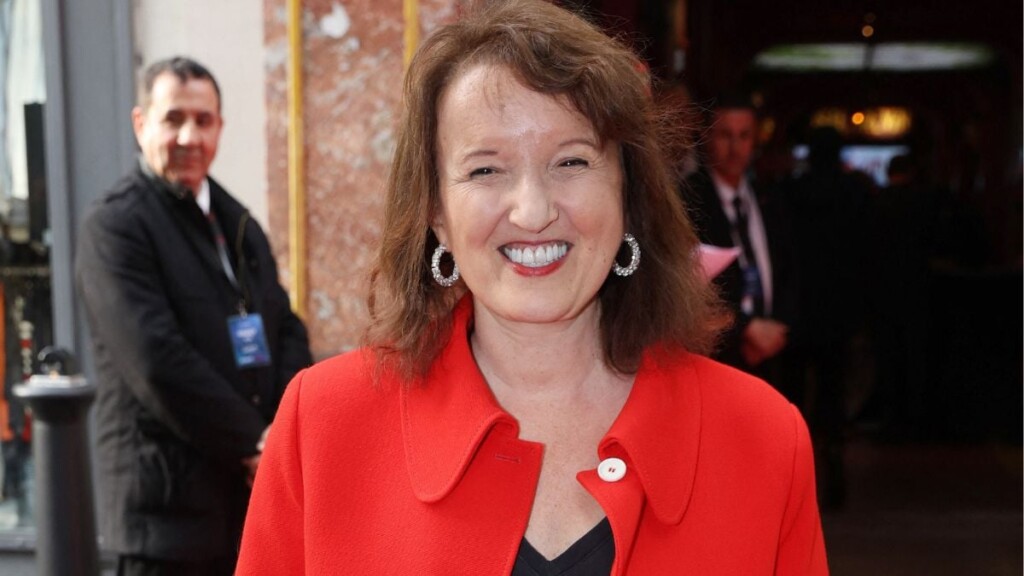 Anne Roumanoff partage ouvertement son inconfort envers les hommes Anne Roumanoff partage ouvertement son inconfort envers les hommes