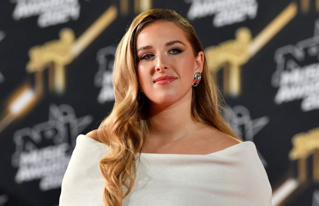 Lors d’une émission en direct, Mathilde de Belgique laisse Héléna Bailly dans un moment de solitude Lors d’une émission en direct, Mathilde de Belgique laisse Héléna Bailly dans un moment de solitude
