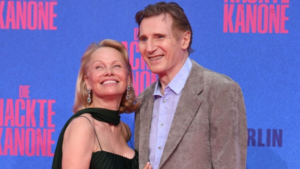 Pamela Anderson et Liam Neeson forment un couple et s’affichent volontiers ensemble Pamela Anderson et Liam Neeson forment un couple et s’affichent volontiers ensemble