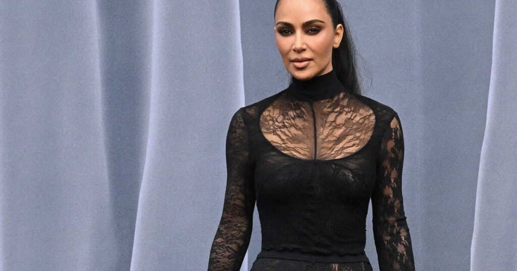 Après des mois d’attente, Kim Kardashian annonce la perte d’une personne chère à son cœur Après des mois d’attente, Kim Kardashian annonce la perte d’une personne chère à son cœur