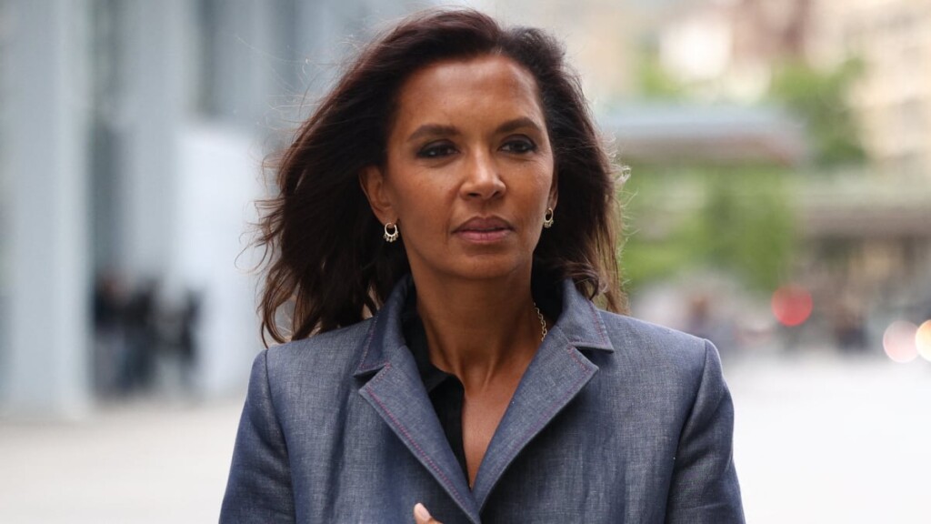 Karine Le Marchand met fin à sa belle aventure dans l’émission L’amour est dans le pré Karine Le Marchand met fin à sa belle aventure dans l’émission L’amour est dans le pré