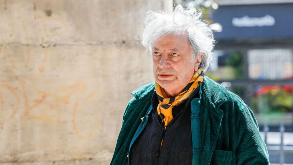 Hervé Vilard réagit face aux critiques : je n’aurais pas dû… Hervé Vilard réagit face aux critiques : je n’aurais pas dû…