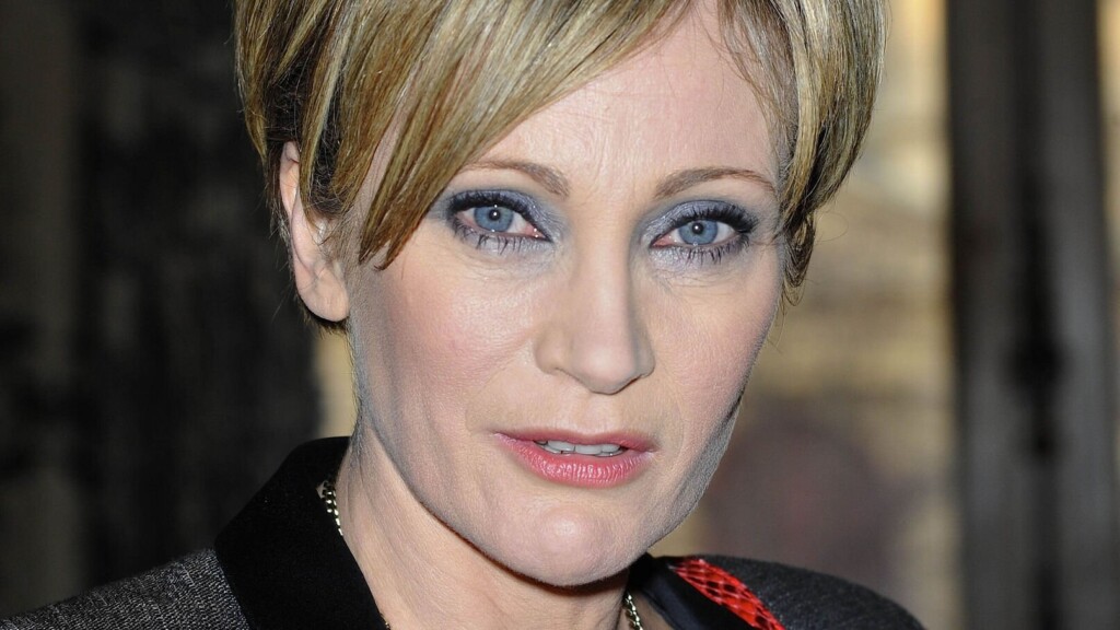 À Bali, Patricia Kaas change de coiffure : son audace provoque des réactions contrastées À Bali, Patricia Kaas change de coiffure : son audace provoque des réactions contrastées