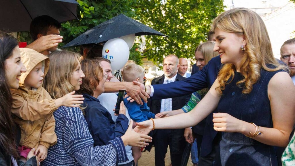 La famille royale belge visite le parc de Bruxelles pour fêter la fête nationale avec le public La famille royale belge visite le parc de Bruxelles pour fêter la fête nationale avec le public