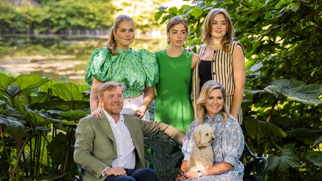 Admirez les magnifiques photos du shooting d’été de la famille royale néerlandaise dans leur jardin Admirez les magnifiques photos du shooting d’été de la famille royale néerlandaise dans leur jardin