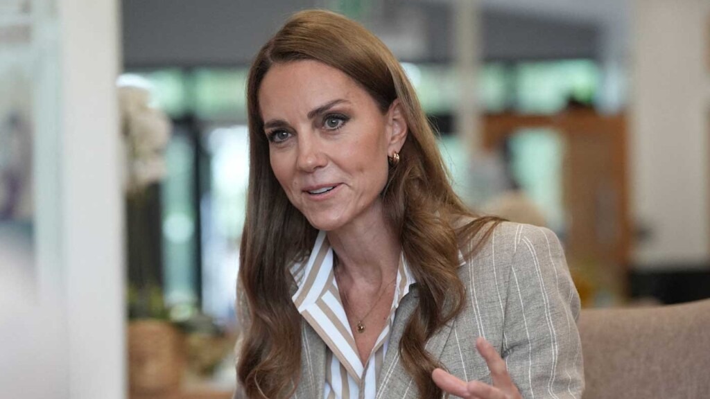 La princesse de Galles plante un rosier à son nom dans un hôpital pour marquer sa convalescence La princesse de Galles plante un rosier à son nom dans un hôpital pour marquer sa convalescence