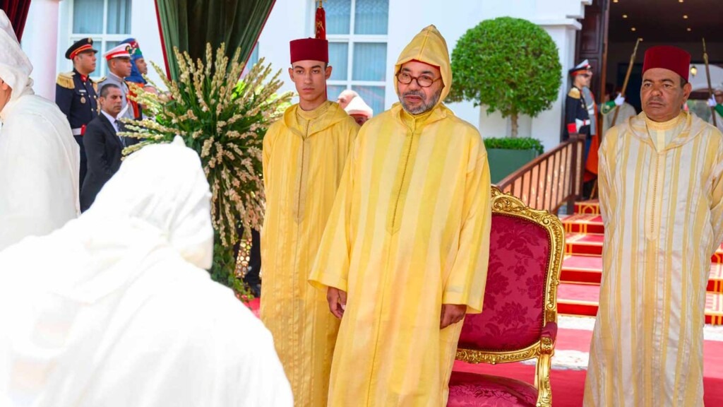 Le roi Mohammed VI fête 26 ans de règne à M’diq avec son fils et les Lionnes de l’Atlas Le roi Mohammed VI fête 26 ans de règne à M’diq avec son fils et les Lionnes de l’Atlas