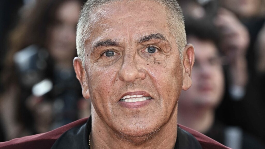 Un chauffeur de taxi aurait vu Samy Naceri exhiber un accessoire inapproprié Un chauffeur de taxi aurait vu Samy Naceri exhiber un accessoire inapproprié