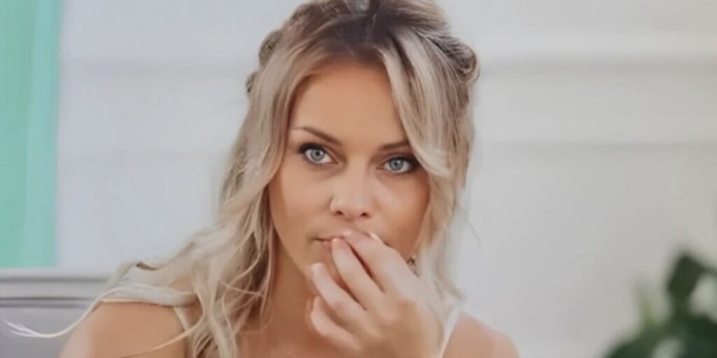 Après sa rupture avec Anthony, Laury est en couple avec l’ex d’une autre candidate de Mariés au premier regard Après sa rupture avec Anthony, Laury est en couple avec l’ex d’une autre candidate de Mariés au premier regard