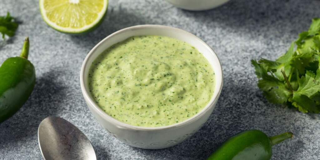La sauce à l’avocat : légère, protéinée et aussi délicieuse que la mayonnaise La sauce à l’avocat : légère, protéinée et aussi délicieuse que la mayonnaise