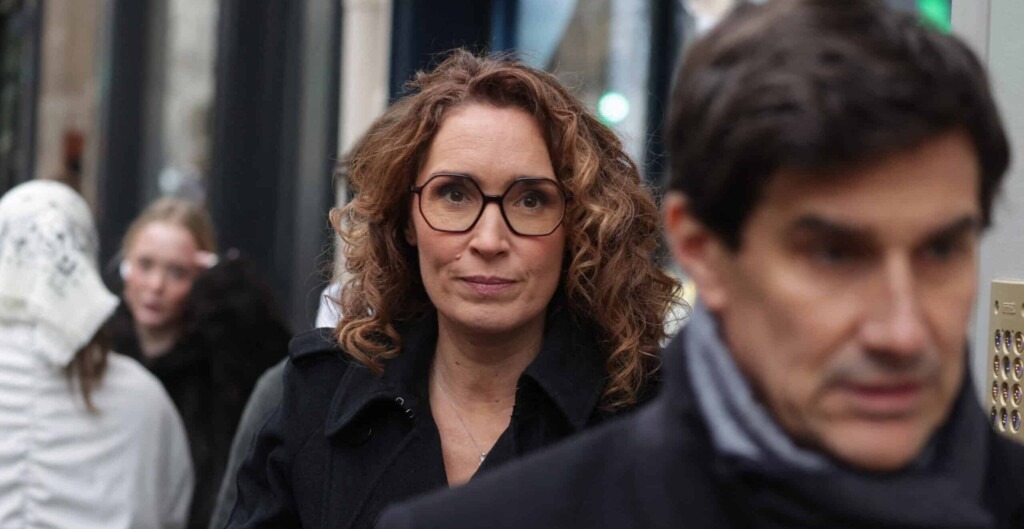 Le 13h d’Isabelle Ithurburu cartonne, mais Marie-Sophie Lacarrau ne compte pas céder sa place Le 13h d’Isabelle Ithurburu cartonne, mais Marie-Sophie Lacarrau ne compte pas céder sa place